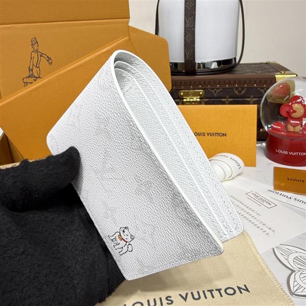 2026122105442198 270